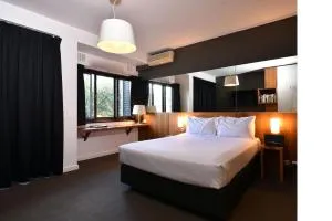 蒙特街河景酒店 - 珀斯