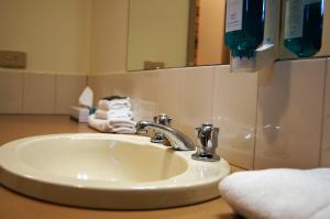 Magdala Motor Lodge & Lakeside Restaurant