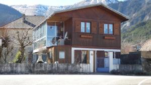 Chalet dans village