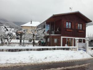 Chalets Chalet dans village : photos des chambres