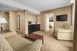 King Suite with Sofa Bed room in Holiday Inn Express Boston Brockton an IHG Hotel