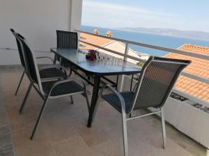 4 Roses Apartment 