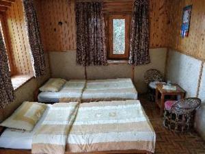 Everest Manla Resort