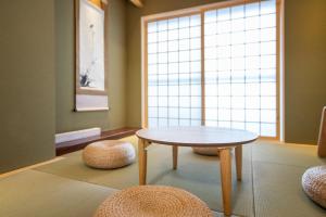 Tsubame Hotel Asakusabashi 3 minutes walk from Asakusabashi Station Near Asakusa, Akihabara, and Ueno Cooking utensils and kitchen washing machine available Direct access to Haneda and Narita airports