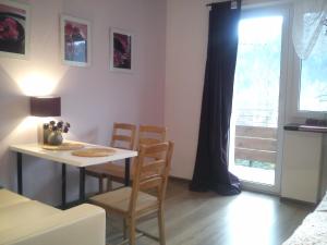 Willa Pod Aniołem - Pokoje Gościnne & Apartamenty z widokiem na góry