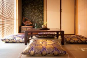 Tsubame Hotel Asakusabashi 3 minutes walk from Asakusabashi Station Near Asakusa, Akihabara, and Ueno Cooking utensils and kitchen washing machine available Direct access to Haneda and Narita airports