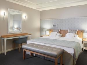 Junior Suite - Sea Side room in Travel Charme Kurhaus Binz
