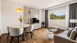 Suite Deluxe room in Alanda Marbella Hotel