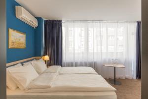 Premium Crown Suites