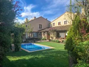 Charming Boutique Country House: La Casa Vieja (Sotosalbos) - Tenzuela