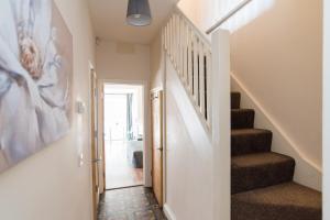 Stylish Apartment by Roath Park and Lake