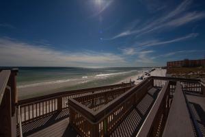 Two-Bedroom Apartment room in Holiday Surf & Racquet Club 505