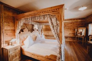 Deluxe Double Room room in Roanwirt