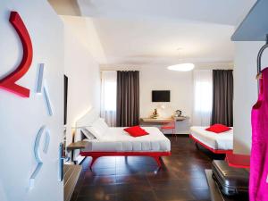 Superior Room with 2 Double Beds room in Ibis Styles Palermo President