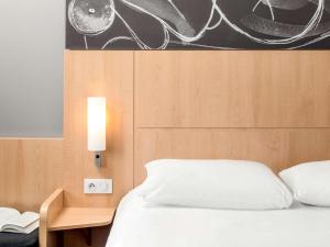 Hotels ibis Montceau les Mines : photos des chambres