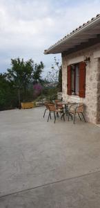 Carsazzio Cottage House