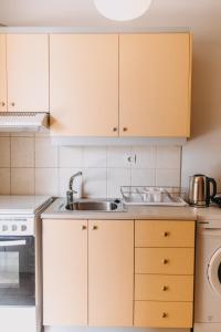 Best House, Nirvana II, Patra