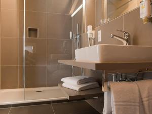 Valley View Superior - Holz 100 room in Hotel Silberhorn