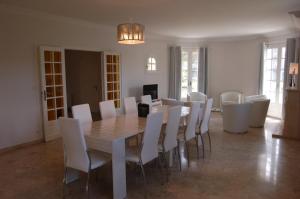 La Villa des Longchamps Location du samedi au samedi