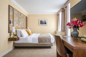 Executive King Room room in Warwick Allerton Chicago