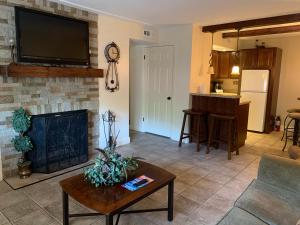 Oak Square 205 room in Oak Square Rentals