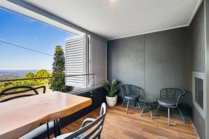 Luxury Hinterland Retreat - Family Suite with Hinterland and Ocean Views