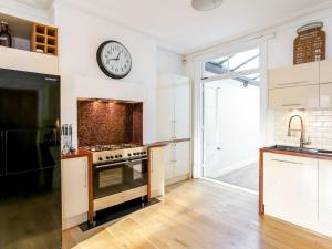 Charming Victorian House w Parking River Walks