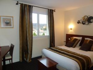 Hotels Hotel Des Voyageurs : photos des chambres