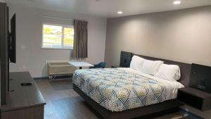 King Room - Disability Access - Non-Smoking room in Motel 6 Bullhead City Az - Laughlin