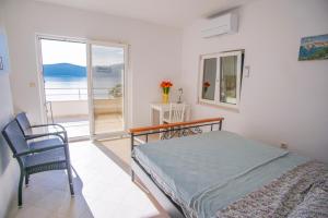 3 Bedroom Beach House with private sea access
