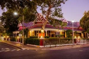 Roosenwijn Guesthouse - Kayamnandi