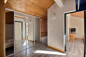 APPARTEMENT DUPLEX SPACIEUX - SAINT JEAN DAULPS STATION - PIED DES PISTES - 9 Personnes - RELAIS D13