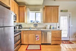 Oceanfront Cottage with Deck and Secluded Beach Access!