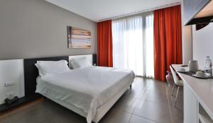 Standard Zimmer mit Kingsize-Bett
