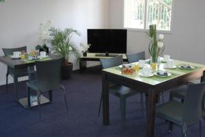 Le Fleur"H"on 11 dHonfleur, T2 en Résidence avec Piscine, WIFI et Parking gratuits