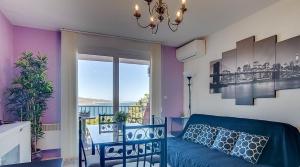 Appartements T 2 tout confort avec terrasse vue mer et montagne. : photos des chambres