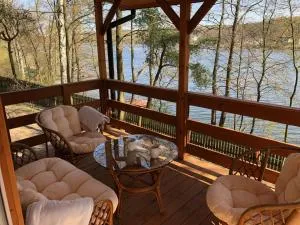 Domek nad jeziorem w Gorzewie - 戈斯蒂宁