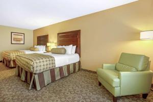 Deluxe Queen Room with Two Queen Beds room in La Quinta by Wyndham Dickinson