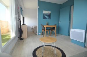 Appartements Studio avec chambre - Balcon et a 20m de la mer : photos des chambres