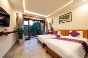 Phòng 2 giường đơn có ban công (Twin Room with Balcony)