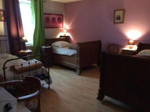 Hotels AUBERGE LA ROMAINE : photos des chambres