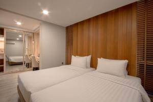 The Residence Rajtaevee Hotel