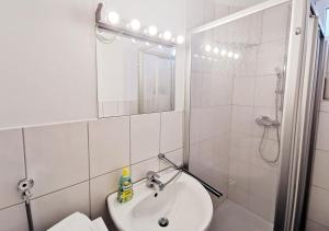 CF13 30m2 Central with Terrace AC and Netflix