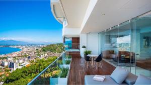 Avalon - 901 Luxurious & Best View 3 BR Amapas