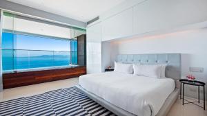 Avalon - 901 Luxurious & Best View 3 BR Amapas