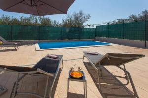 Villa Emanuela with heated private pool, BBQ