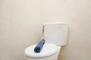 New Furnished and Comfortable Studio Apartment Woodland Park Residence By Travelio