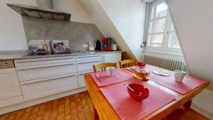 Aux Bijoux de Colmar - Le Saphir - 1 PARKING GRATUIT