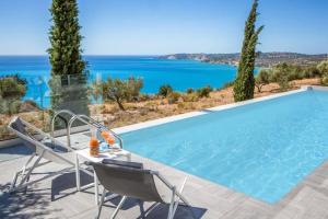 Trapezaki Villa Sleeps 6 Pool Air Con WiFi Kefalloniá Greece