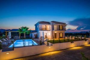 Kalpaki Villa Sleeps 9 Pool Air Con WiFi Zakynthos Greece